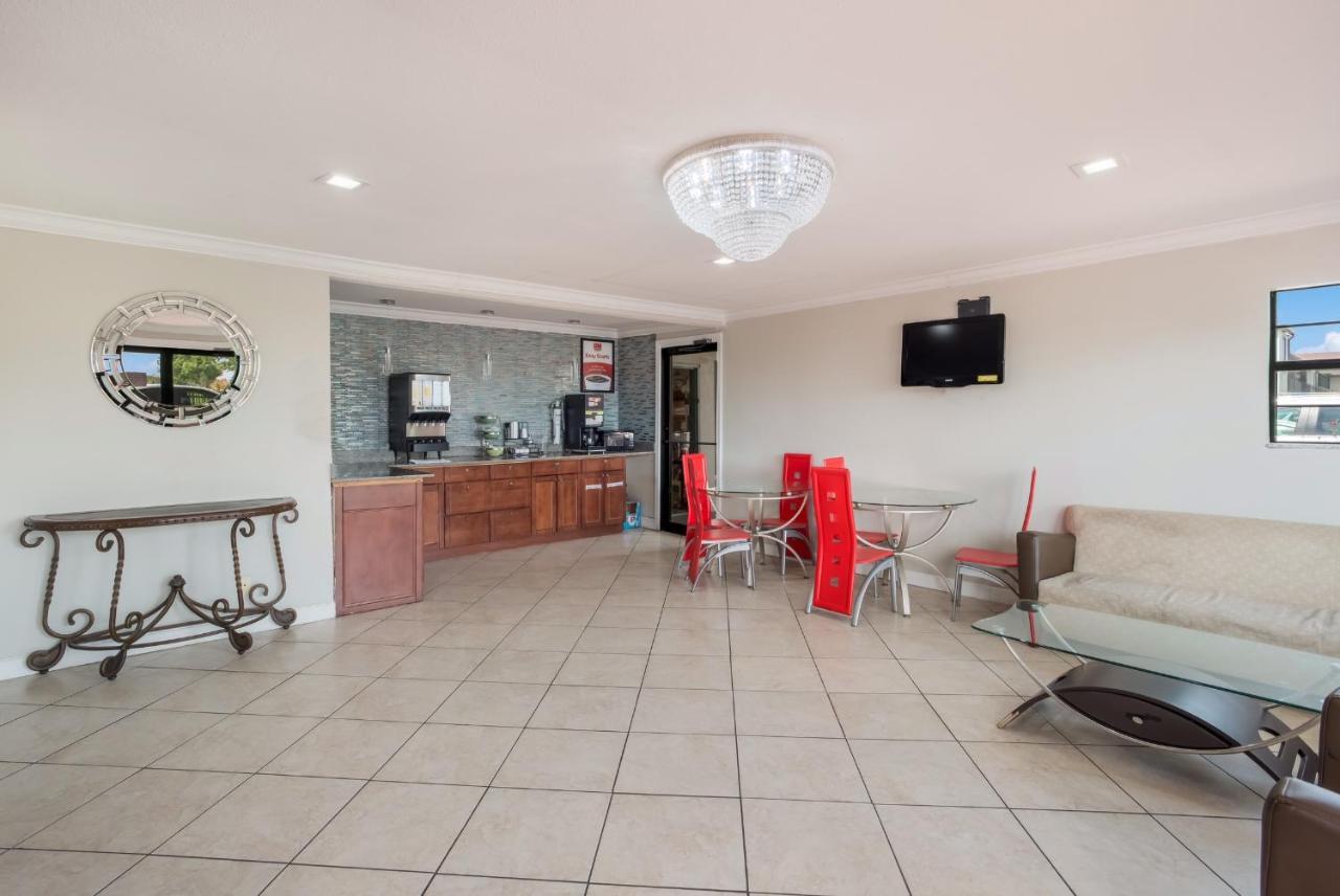 Econo Lodge Lake Charles University Area Εξωτερικό φωτογραφία